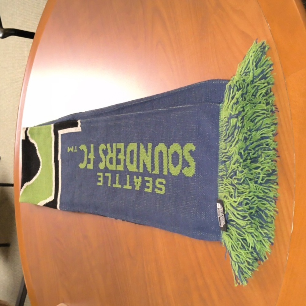 Seattle Sounders FC Ruffneck Knit scarf Blue Green Black Acrylic w/ Fringe End